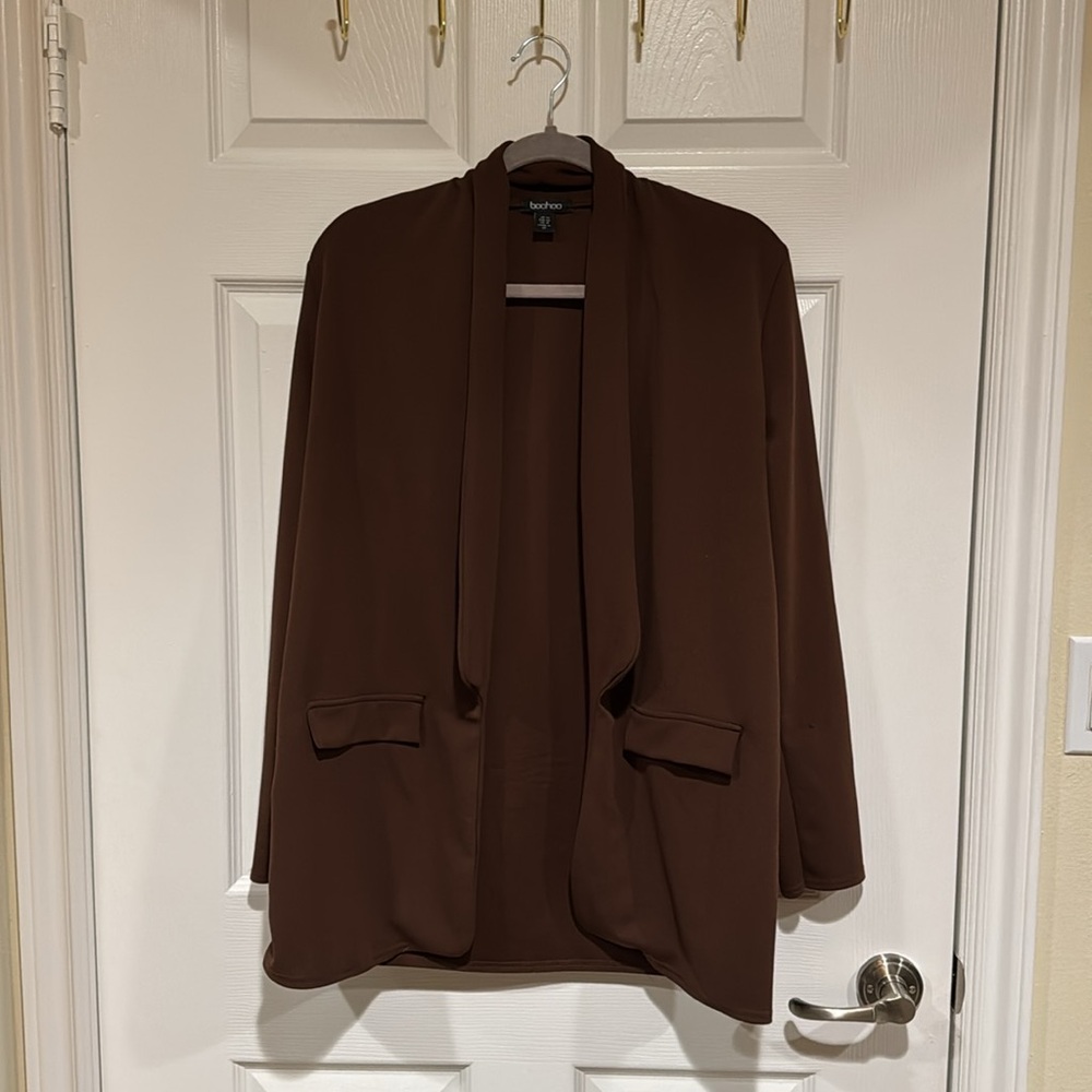Boohoo Blazer and mini skirt set - Picture 2 of 4